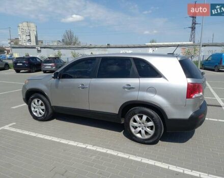 Серый Киа Соренто, объемом двигателя 2.36 л и пробегом 250 тыс. км за 12000 $, фото 2 на Automoto.ua