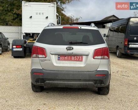 Сірий Кіа Соренто, об'ємом двигуна 0 л та пробігом 212 тис. км за 8200 $, фото 4 на Automoto.ua
