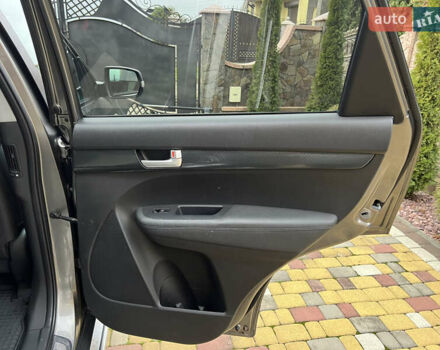 Сірий Кіа Соренто, об'ємом двигуна 2.2 л та пробігом 210 тис. км за 13800 $, фото 31 на Automoto.ua