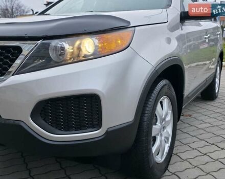 Сірий Кіа Соренто, об'ємом двигуна 2.4 л та пробігом 233 тис. км за 9999 $, фото 20 на Automoto.ua