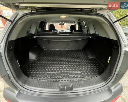 Серый Киа Соренто, объемом двигателя 2.2 л и пробегом 275 тыс. км за 13500 $, фото 21 на Automoto.ua