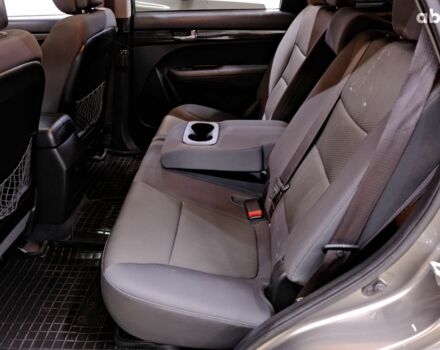 Сірий Кіа Соренто, об'ємом двигуна 2.4 л та пробігом 180 тис. км за 11900 $, фото 7 на Automoto.ua