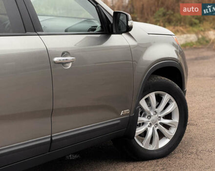 Серый Киа Соренто, объемом двигателя 2 л и пробегом 254 тыс. км за 14400 $, фото 19 на Automoto.ua