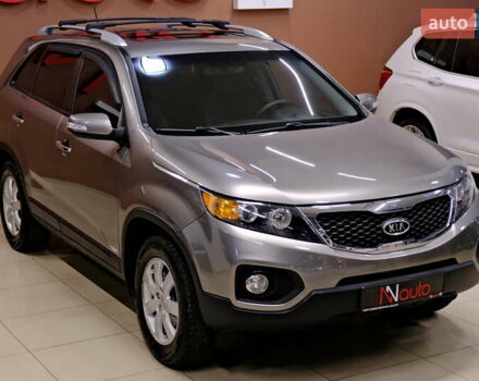 Серый Киа Соренто, объемом двигателя 2.4 л и пробегом 180 тыс. км за 11900 $, фото 3 на Automoto.ua