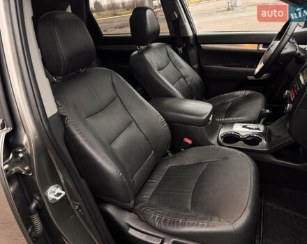 Серый Киа Соренто, объемом двигателя 2 л и пробегом 254 тыс. км за 14400 $, фото 47 на Automoto.ua