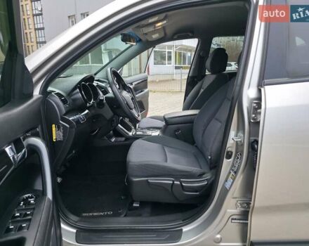 Сірий Кіа Соренто, об'ємом двигуна 2.4 л та пробігом 233 тис. км за 9999 $, фото 68 на Automoto.ua