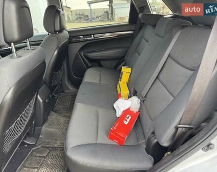 Сірий Кіа Соренто, об'ємом двигуна 0 л та пробігом 212 тис. км за 8200 $, фото 18 на Automoto.ua