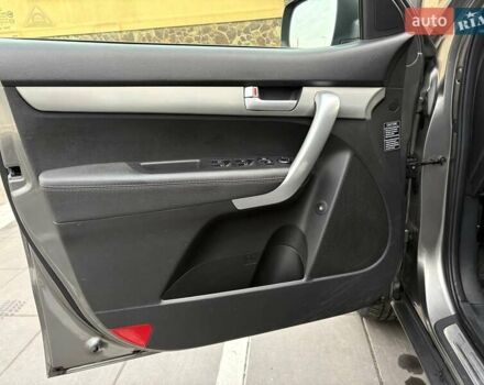 Сірий Кіа Соренто, об'ємом двигуна 2.2 л та пробігом 199 тис. км за 13600 $, фото 13 на Automoto.ua