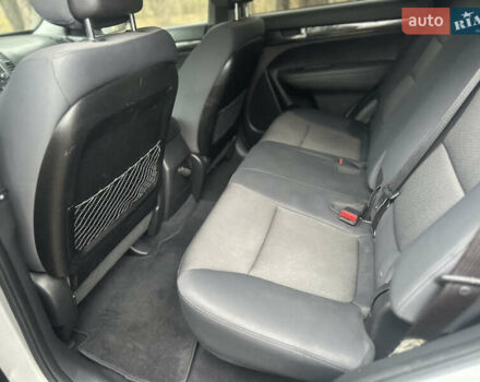 Серый Киа Соренто, объемом двигателя 2.4 л и пробегом 236 тыс. км за 8900 $, фото 7 на Automoto.ua