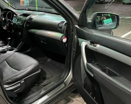 Серый Киа Соренто, объемом двигателя 2.2 л и пробегом 193 тыс. км за 12500 $, фото 15 на Automoto.ua