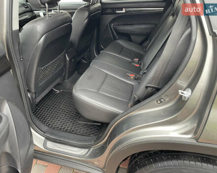 Серый Киа Соренто, объемом двигателя 2 л и пробегом 265 тыс. км за 12199 $, фото 11 на Automoto.ua