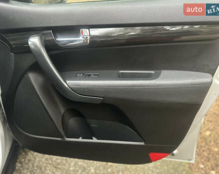 Серый Киа Соренто, объемом двигателя 2.4 л и пробегом 236 тыс. км за 8900 $, фото 12 на Automoto.ua