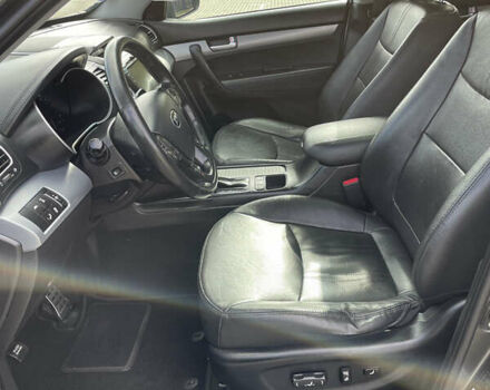 Сірий Кіа Соренто, об'ємом двигуна 2.2 л та пробігом 262 тис. км за 15900 $, фото 11 на Automoto.ua