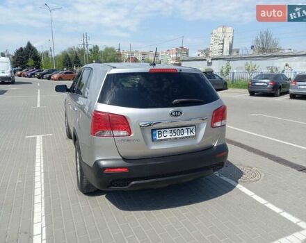 Серый Киа Соренто, объемом двигателя 2.36 л и пробегом 250 тыс. км за 12000 $, фото 4 на Automoto.ua