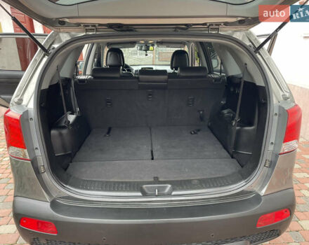 Серый Киа Соренто, объемом двигателя 2 л и пробегом 265 тыс. км за 12199 $, фото 18 на Automoto.ua