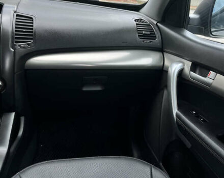 Серый Киа Соренто, объемом двигателя 2.2 л и пробегом 275 тыс. км за 13500 $, фото 19 на Automoto.ua