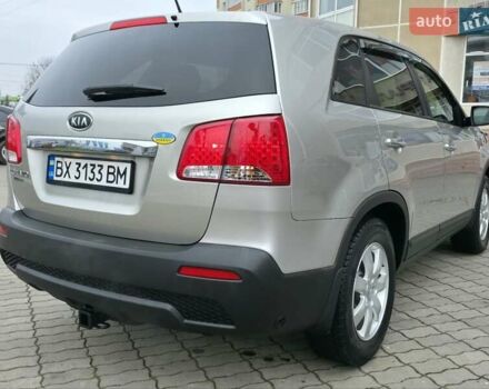 Сірий Кіа Соренто, об'ємом двигуна 2.4 л та пробігом 233 тис. км за 9999 $, фото 13 на Automoto.ua