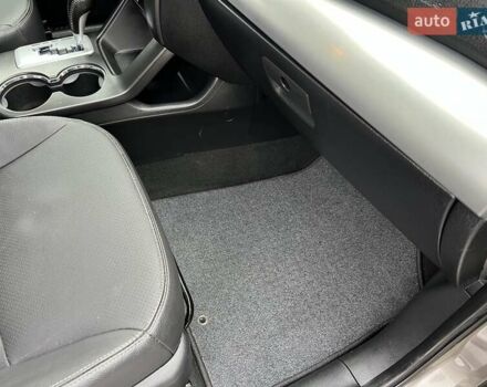 Серый Киа Соренто, объемом двигателя 2.2 л и пробегом 199 тыс. км за 14800 $, фото 13 на Automoto.ua