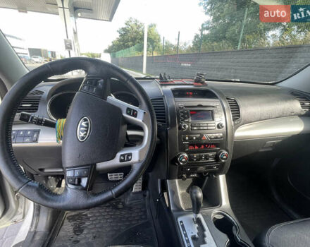 Сірий Кіа Соренто, об'ємом двигуна 2.2 л та пробігом 370 тис. км за 11400 $, фото 5 на Automoto.ua