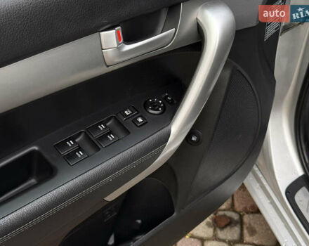 Сірий Кіа Соренто, об'ємом двигуна 2.2 л та пробігом 194 тис. км за 14000 $, фото 45 на Automoto.ua