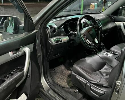 Серый Киа Соренто, объемом двигателя 2.2 л и пробегом 193 тыс. км за 12500 $, фото 18 на Automoto.ua