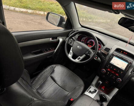 Серый Киа Соренто, объемом двигателя 2 л и пробегом 254 тыс. км за 14400 $, фото 27 на Automoto.ua