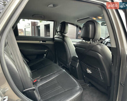 Сірий Кіа Соренто, об'ємом двигуна 2.2 л та пробігом 240 тис. км за 11500 $, фото 6 на Automoto.ua