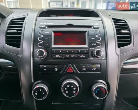 Сірий Кіа Соренто, об'ємом двигуна 2.4 л та пробігом 233 тис. км за 9999 $, фото 72 на Automoto.ua