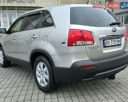 Сірий Кіа Соренто, об'ємом двигуна 2.4 л та пробігом 233 тис. км за 9999 $, фото 2 на Automoto.ua