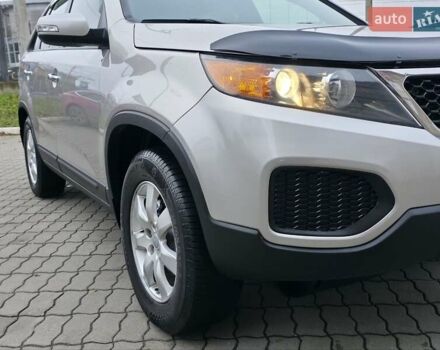 Сірий Кіа Соренто, об'ємом двигуна 2.4 л та пробігом 233 тис. км за 9999 $, фото 18 на Automoto.ua