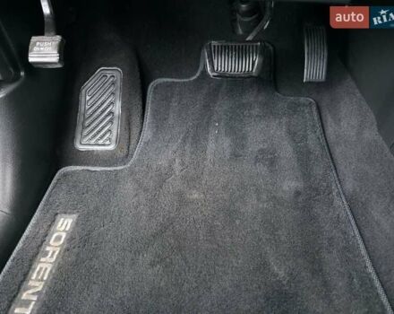 Сірий Кіа Соренто, об'ємом двигуна 2.4 л та пробігом 233 тис. км за 9999 $, фото 80 на Automoto.ua