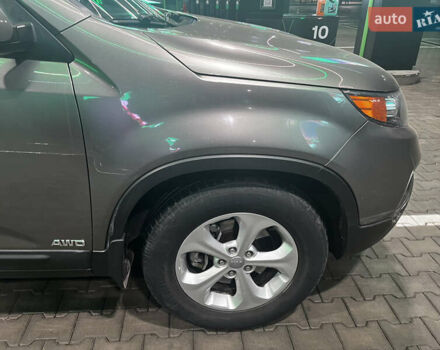 Серый Киа Соренто, объемом двигателя 2.2 л и пробегом 193 тыс. км за 12500 $, фото 6 на Automoto.ua