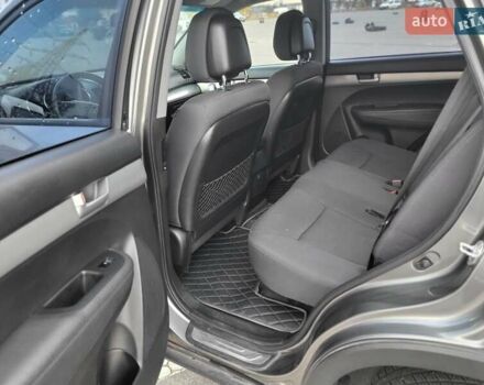 Серый Киа Соренто, объемом двигателя 2.2 л и пробегом 207 тыс. км за 13500 $, фото 4 на Automoto.ua