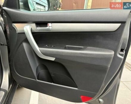 Сірий Кіа Соренто, об'ємом двигуна 2.2 л та пробігом 199 тис. км за 13600 $, фото 22 на Automoto.ua