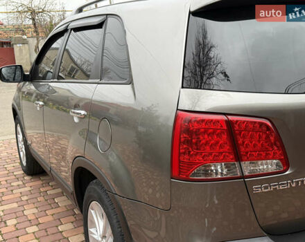 Серый Киа Соренто, объемом двигателя 2.4 л и пробегом 130 тыс. км за 11900 $, фото 8 на Automoto.ua