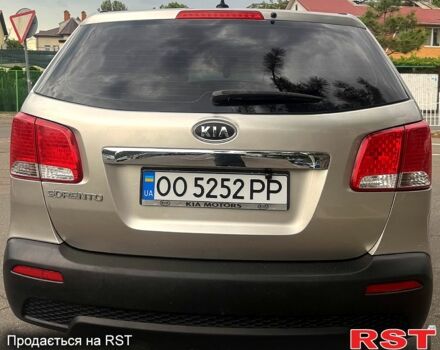 Серый Киа Соренто, объемом двигателя 2.4 л и пробегом 255 тыс. км за 10900 $, фото 2 на Automoto.ua