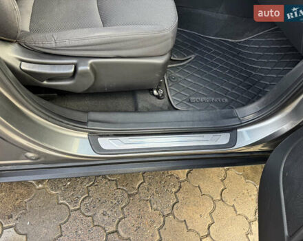 Серый Киа Соренто, объемом двигателя 2.2 л и пробегом 207 тыс. км за 12300 $, фото 30 на Automoto.ua