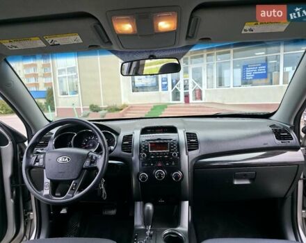 Сірий Кіа Соренто, об'ємом двигуна 2.4 л та пробігом 233 тис. км за 9999 $, фото 51 на Automoto.ua