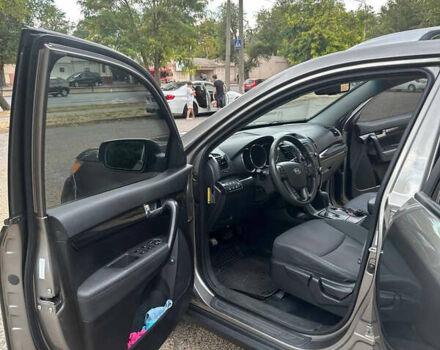 Сірий Кіа Соренто, об'ємом двигуна 2.36 л та пробігом 177 тис. км за 11700 $, фото 9 на Automoto.ua