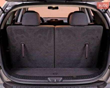 Серый Киа Соренто, объемом двигателя 2.4 л и пробегом 180 тыс. км за 11900 $, фото 50 на Automoto.ua