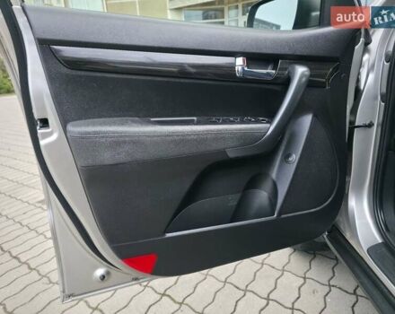 Сірий Кіа Соренто, об'ємом двигуна 2.4 л та пробігом 233 тис. км за 9999 $, фото 65 на Automoto.ua