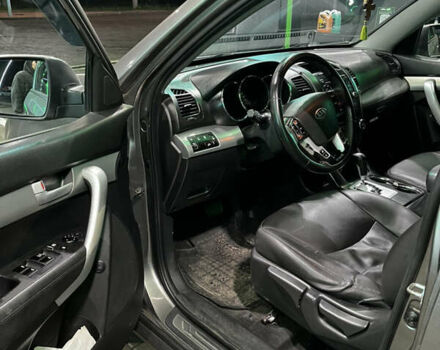 Серый Киа Соренто, объемом двигателя 2.2 л и пробегом 193 тыс. км за 12500 $, фото 18 на Automoto.ua