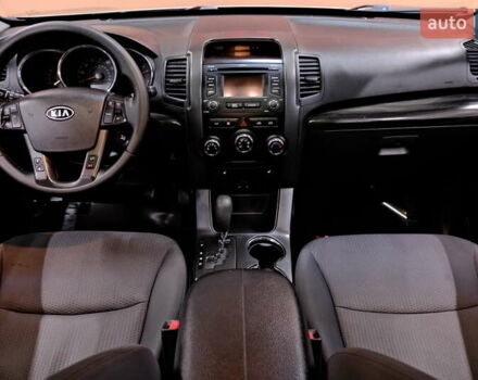 Серый Киа Соренто, объемом двигателя 2.4 л и пробегом 180 тыс. км за 11900 $, фото 45 на Automoto.ua