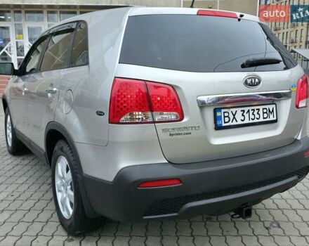 Сірий Кіа Соренто, об'ємом двигуна 2.4 л та пробігом 233 тис. км за 9999 $, фото 11 на Automoto.ua
