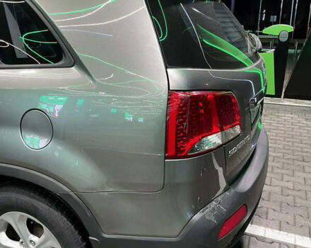 Серый Киа Соренто, объемом двигателя 2.2 л и пробегом 193 тыс. км за 12500 $, фото 10 на Automoto.ua