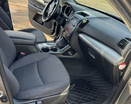 Серый Киа Соренто, объемом двигателя 2.2 л и пробегом 207 тыс. км за 12300 $, фото 15 на Automoto.ua