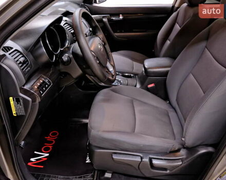 Серый Киа Соренто, объемом двигателя 2.4 л и пробегом 180 тыс. км за 11900 $, фото 28 на Automoto.ua