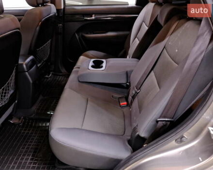 Серый Киа Соренто, объемом двигателя 2.4 л и пробегом 180 тыс. км за 11900 $, фото 32 на Automoto.ua