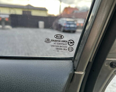 Сірий Кіа Соренто, об'ємом двигуна 2.2 л та пробігом 240 тис. км за 11500 $, фото 14 на Automoto.ua