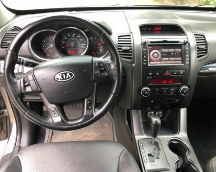 Серый Киа Соренто, объемом двигателя 2.4 л и пробегом 147 тыс. км за 11000 $, фото 2 на Automoto.ua